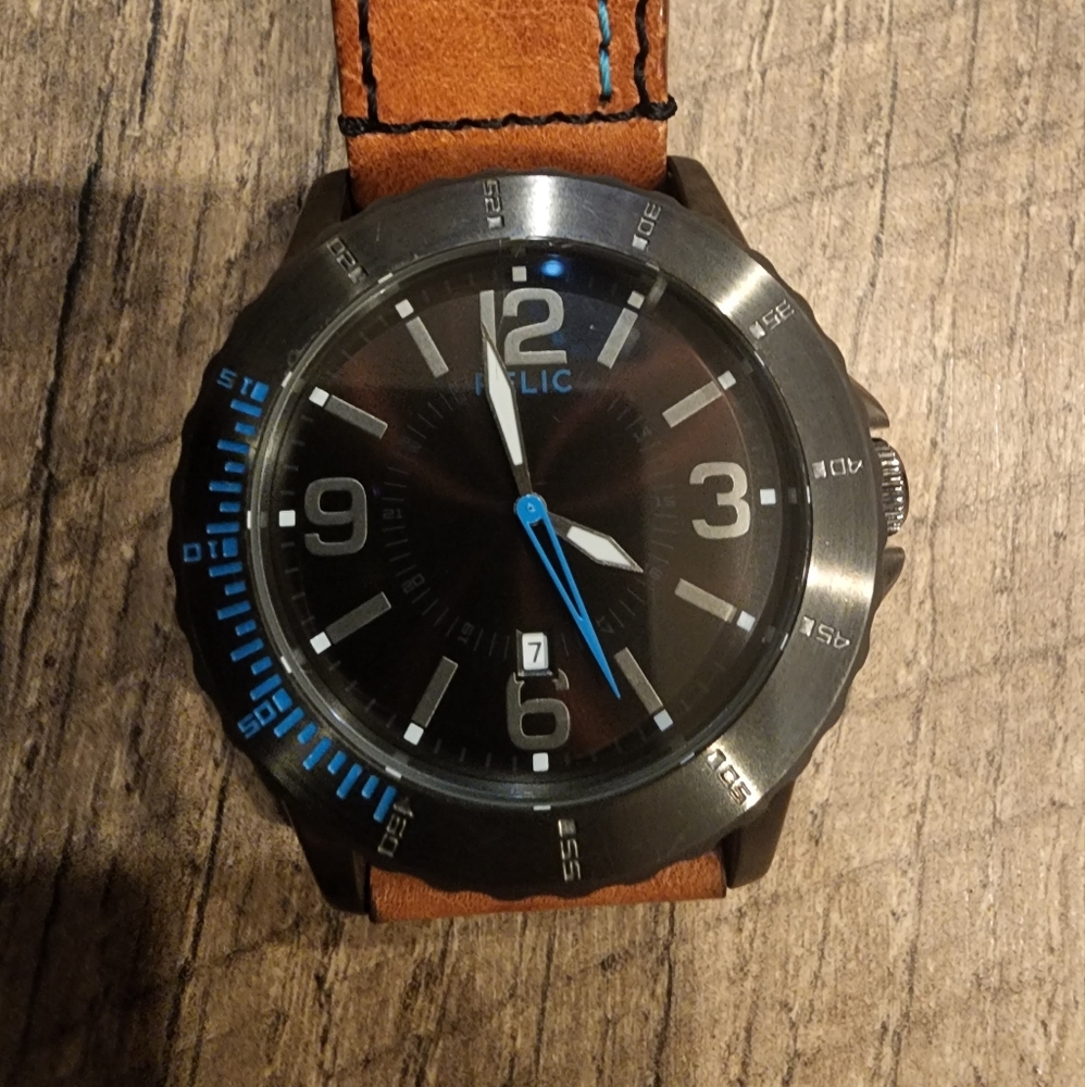 Men's Relic Watch. - Picture 2 of 3